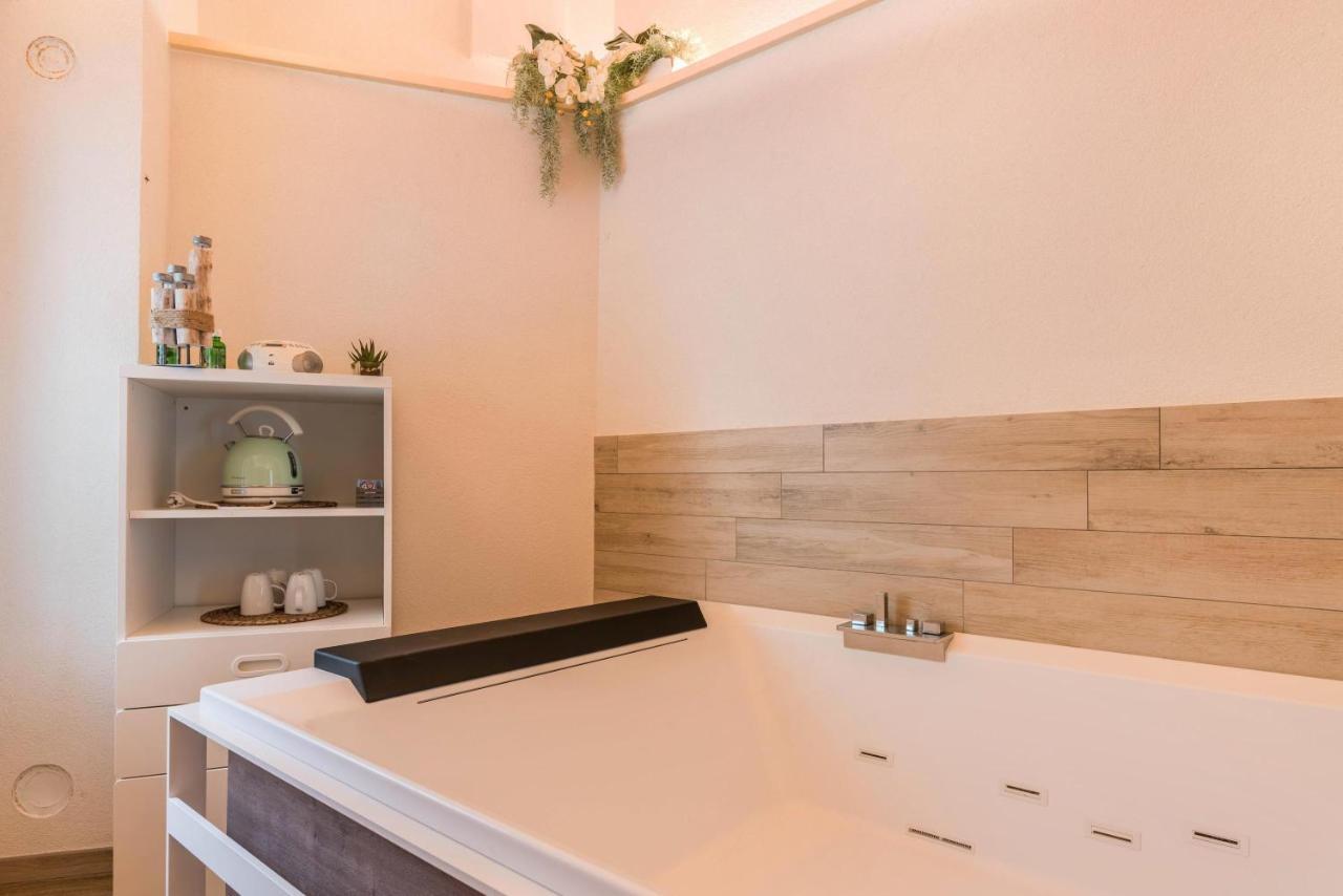 Wellness Lodge Riccardo Santa Giuliana Bagian luar foto